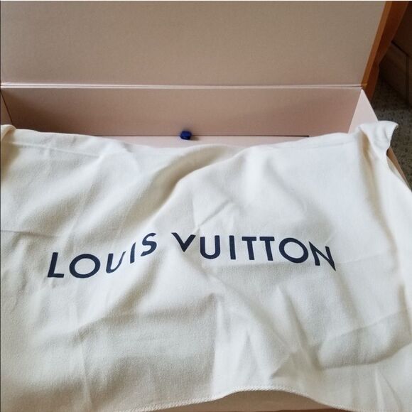 Authentic LOUIS VUITTON NEVERFULL MM - Picture 11 of 16